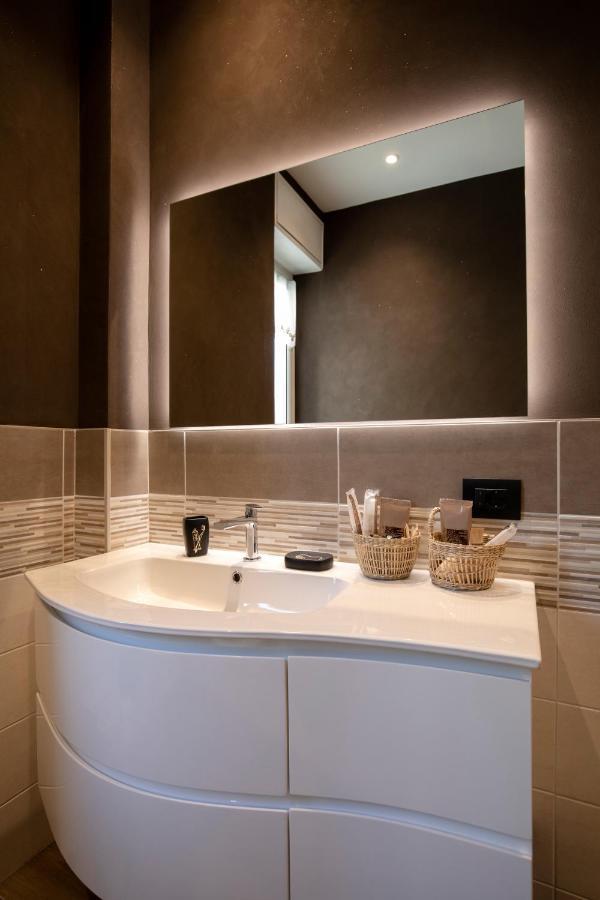 La Lupa Apartment - In The Heart Of Aosta With Car Box Bagian luar foto