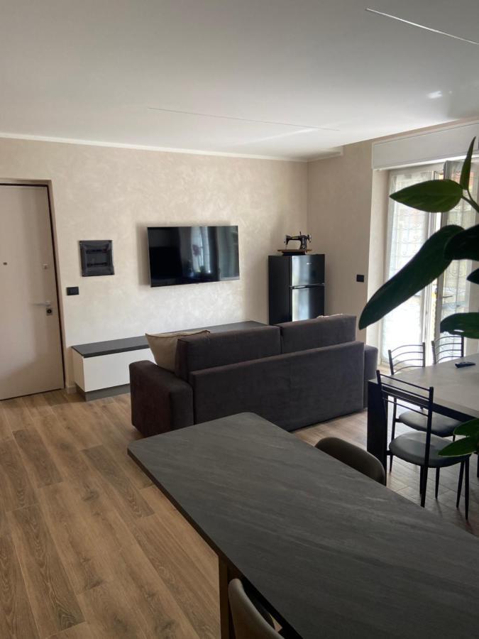 La Lupa Apartment - In The Heart Of Aosta With Car Box Bagian luar foto